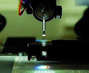 die alignment prior to thermosonic attachment